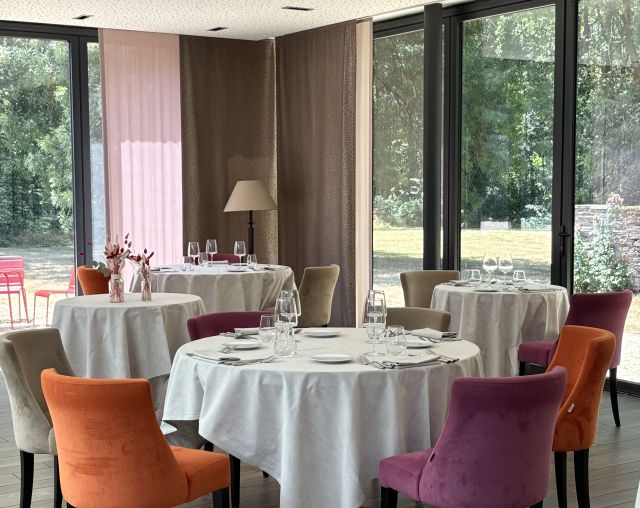 Salle du restaurant le L&amp;S juigné sur loire<br />
 