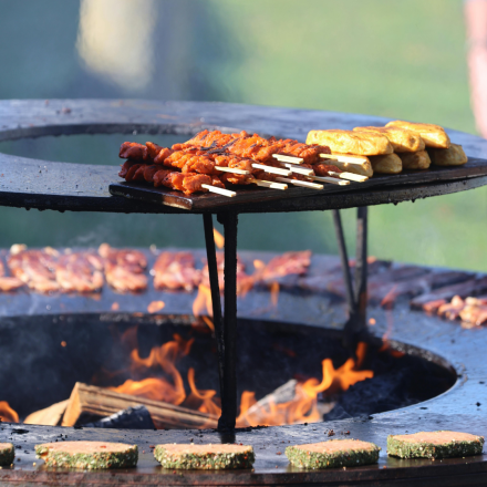 Buffet brasero en plein air avec concert live Acoustic Road à Loire&amp;Sens